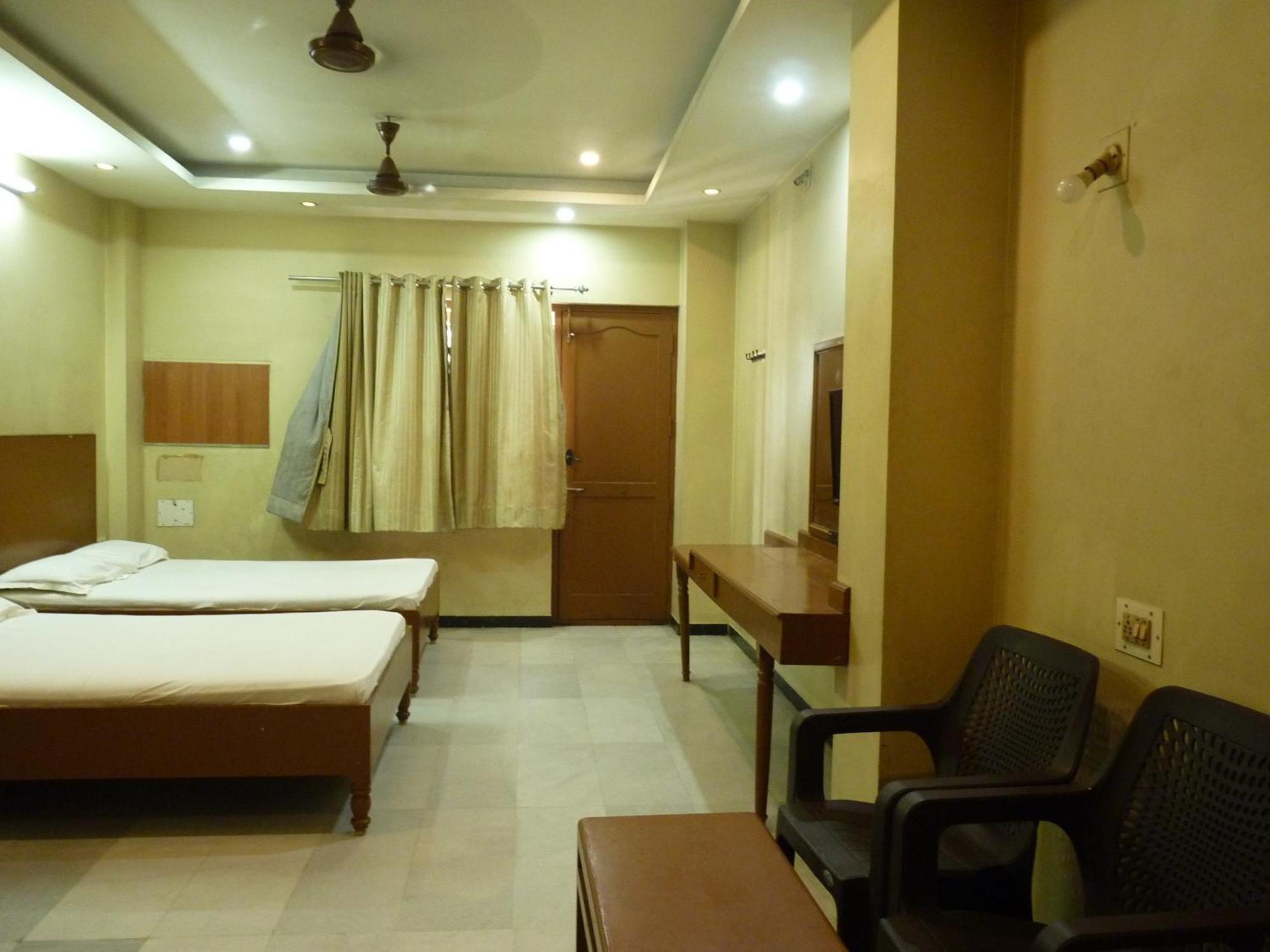 Nanda Lodge Mettuppalaiyam  Exterior photo