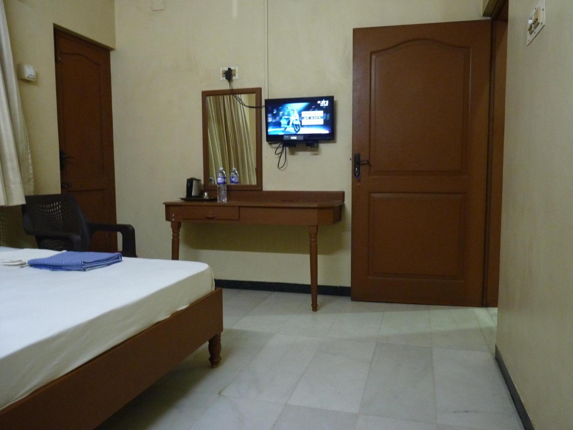 Nanda Lodge Mettuppalaiyam  Exterior photo
