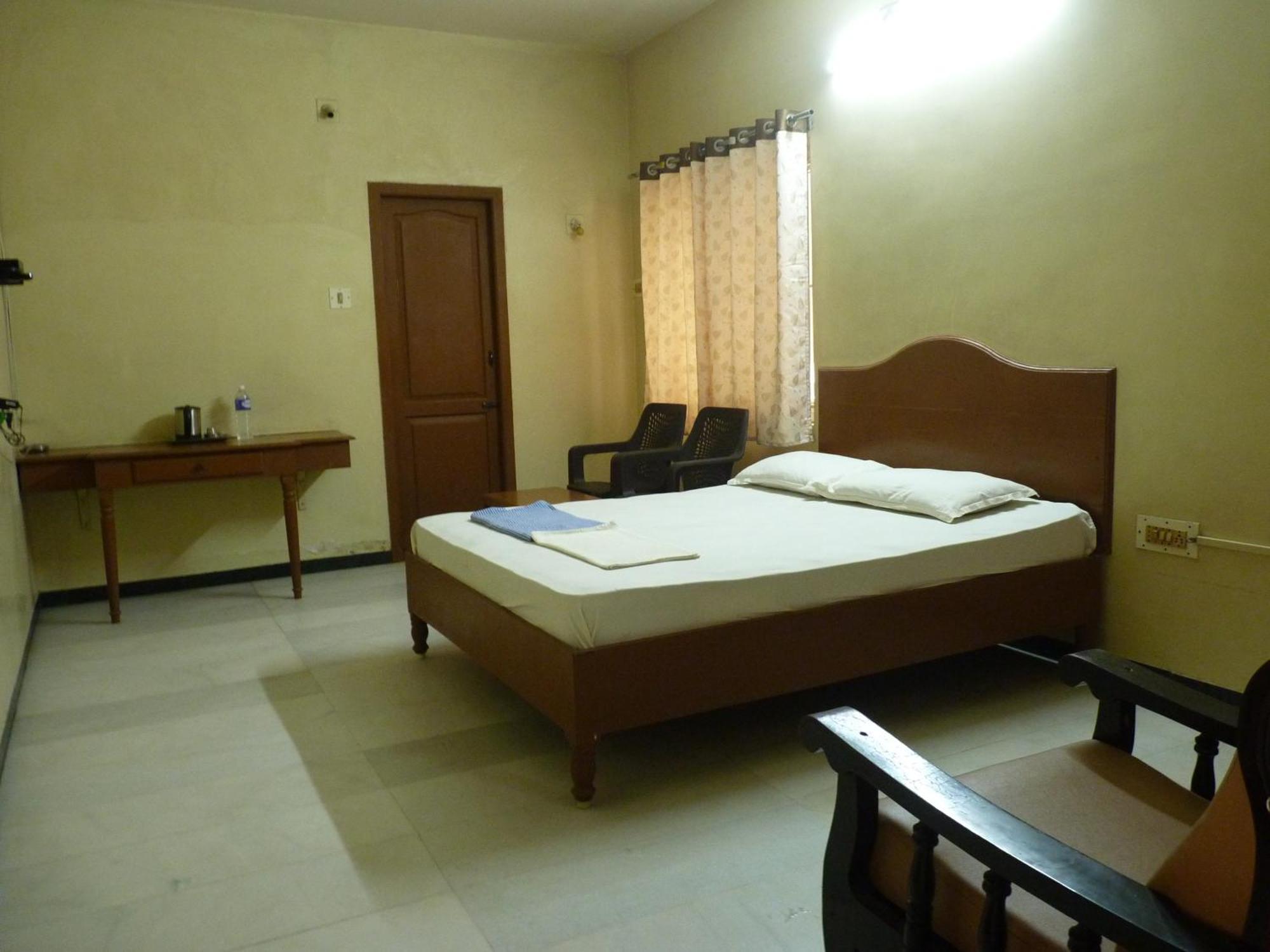 Nanda Lodge Mettuppalaiyam  Exterior photo