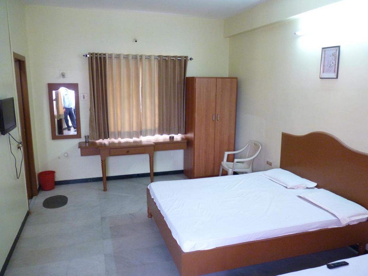 Nanda Lodge Mettuppalaiyam  Exterior photo